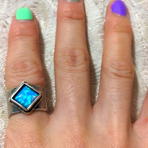 Handmade Israeli silver Opal ring - Picture 1 of 2